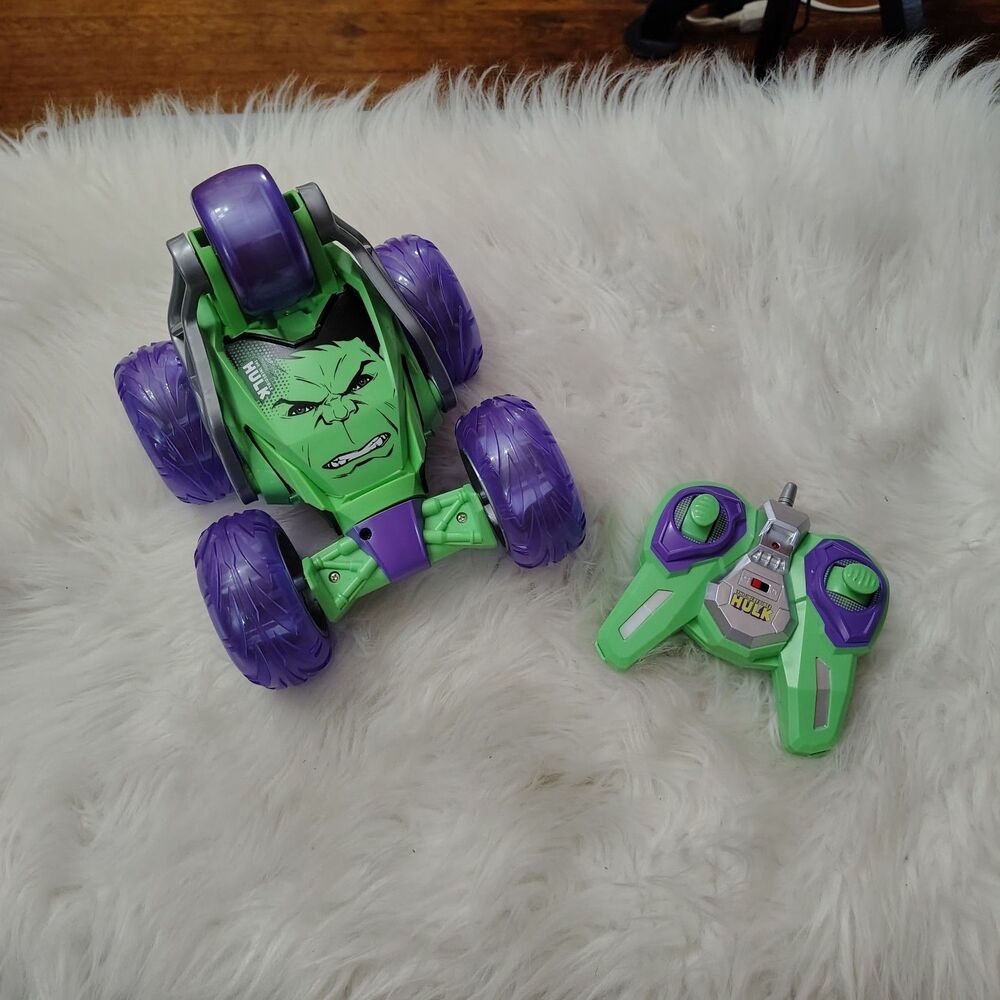 Marvel Incredible Hulk RC Stunt Car w/ Remote Controller 360 Spin & Flip